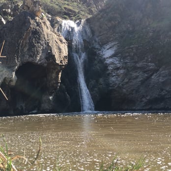 Paradise Falls - I've been here about 2 years ago and comparing my picture that I took back than and now we definitely need a lot more rain - Hiking Near Me - Thousand Oaks, California