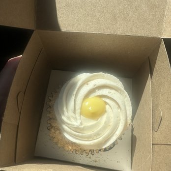 Smallcakes A Cupcakery - Banana cream SOOOO GOOD - Cupcakes Near Me - Roseville, California Smallcakes A Cupcakery - Banana cream SOOOO GOOD - Cupcakes Near Me - Roseville, California
