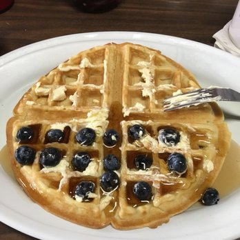Walker's Cafe - American Near Me - Madisonville, Texas