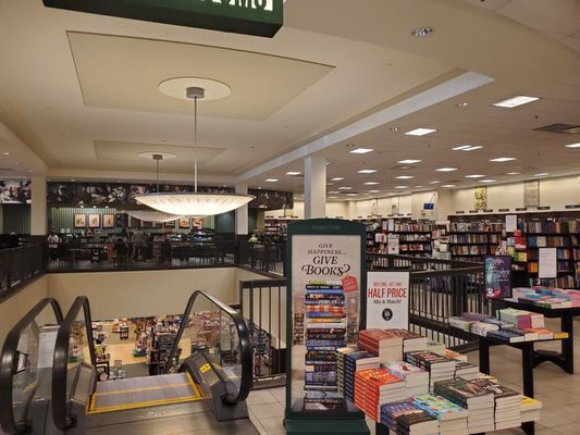 Barnes & Noble by null