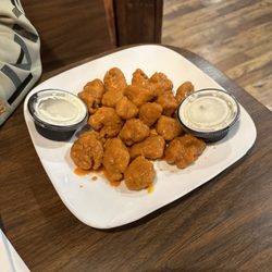 Main Street Pizzeria & Taphouse - Boneless Buffalo Wings - 18 Wings