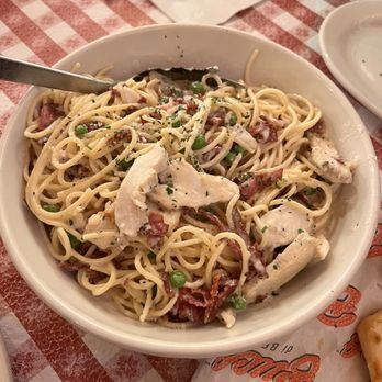 Buca di Beppo Italian Restaurant - Chicken Carbonara - Italian Near Me - Pasadena, California Buca di Beppo Italian Restaurant - Chicken Carbonara - Italian Near Me - Pasadena, California