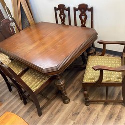 Forever Yesterday Exchange - Our boutique offers a variety of furniture, antiques, collectibles, and home decor
