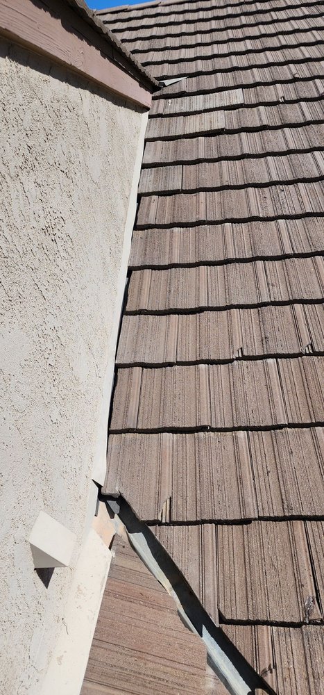 Slide of Bigfoot Roofing