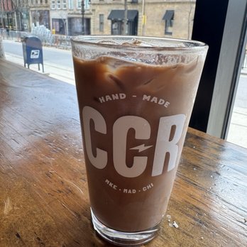 Colectivo Coffee On the Square - Iced Smoked Vanilla Mocha - Coffee & Tea Near Me - Madison, Wisconsin