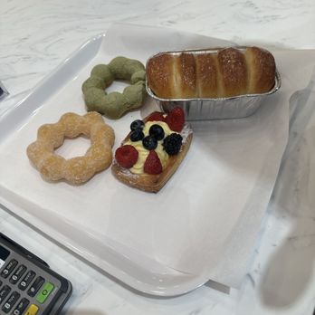 Paris Baguette - Bakeries Near Me - Edmonton, Alberta Paris Baguette - Bakeries Near Me - Edmonton, Alberta
