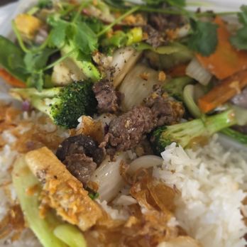 Pho Viet Restaurant - Stir-Fried Beef with Vegetable & Basil - Vietnamese Near Me - Rancho Cucamonga, California Pho Viet Restaurant - Stir-Fried Beef with Vegetable & Basil - Vietnamese Near Me - Rancho Cucamonga, California