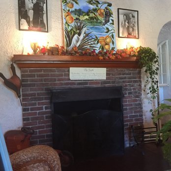 Seminole Inn - Fireplace greets you as you walk in the main lobby. - Hotels Near Me - Indiantown, Florida