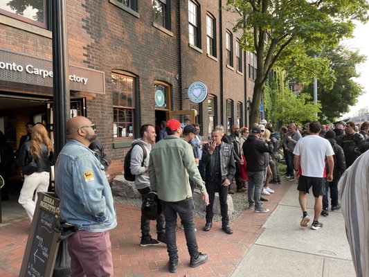 Louie Coffee Shop by null