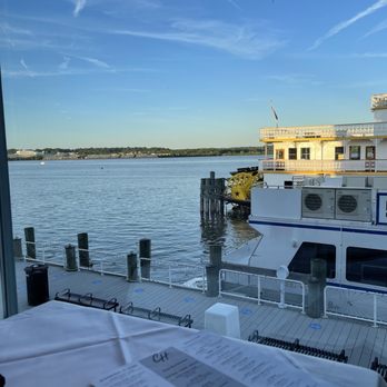 Chart House - Can I get a window seat? - Seafood Near Me - Alexandria, Virginia