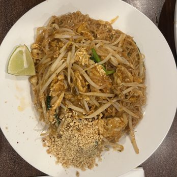 Vietnamese Noodle House - Pad Thai with chicken - Vietnamese Near Me - Camillus, New York Vietnamese Noodle House - Pad Thai with chicken - Vietnamese Near Me - Camillus, New York