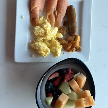Marriott Boston Quincy - Breakfast - Hotels Near Me - Quincy, Massachusetts Marriott Boston Quincy - Breakfast - Hotels Near Me - Quincy, Massachusetts