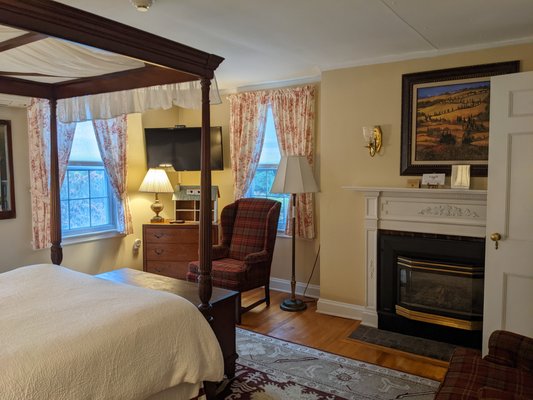 The Inn At Woodstock Hill by null