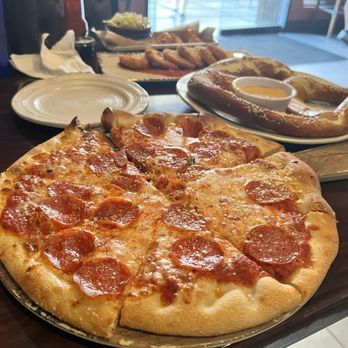 PKWY Tavern - District - Pepperoni pizza - Sports Bars Near Me - Henderson, Nevada PKWY Tavern - District - Pepperoni pizza - Sports Bars Near Me - Henderson, Nevada