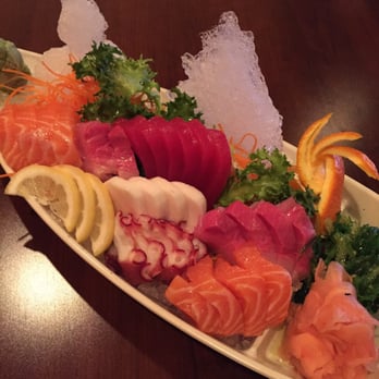 SriThai  Thai Kitchen & Sushi Bar - Duluth - Sashimi with some fancy ice .. :) - Japanese Near Me - Duluth, Georgia