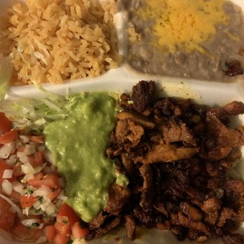 Robertito's Taco Shop - Adobada plate - Mexican Near Me - Fresno, California