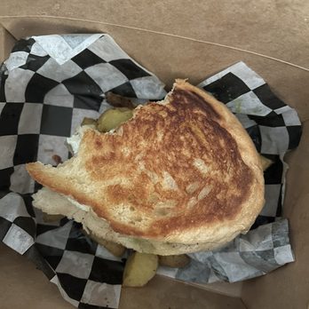 Mon Petit Chéri - Breakfast & Brunch Near Me - Stillwater, Minnesota