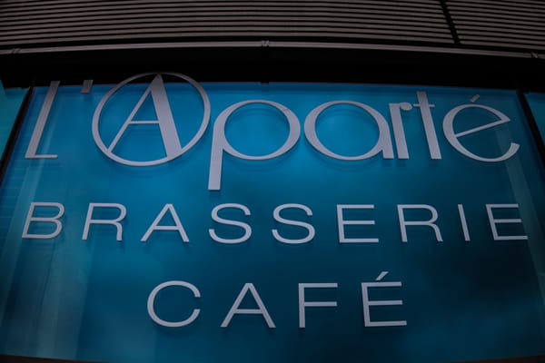 L'Aparté by null