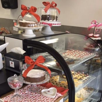 Piononos - Entrance display - Desserts Near Me - Key Biscayne, Florida Piononos - Entrance display - Desserts Near Me - Key Biscayne, Florida