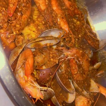 Cajun Crawfish Stop - 1 lb of shrimp and 1lb of clams! With a mix of all 3 sauces! So bomb! - Cajun/Creole Near Me - Covina, California