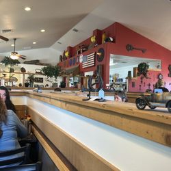 Back Burner Family Restaurant - Cute, comfy, feels like home!
