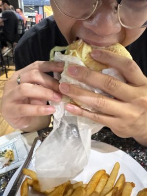 Barney's Beanery by null