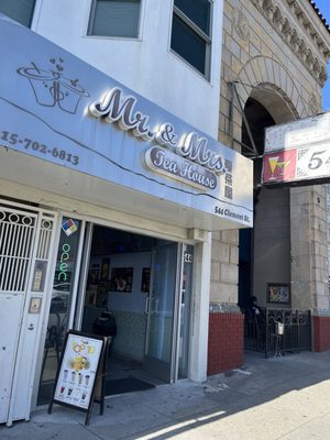 Mr & Mrs Tea House by null