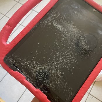 Hot Tech Repair - Before Dariy's work: Really damaged ipad (7th gen) screen. - Mobile Phone Repair Near Me - Sacramento, California Hot Tech Repair - Before Dariy's work: Really damaged ipad (7th gen) screen. - Mobile Phone Repair Near Me - Sacramento, California