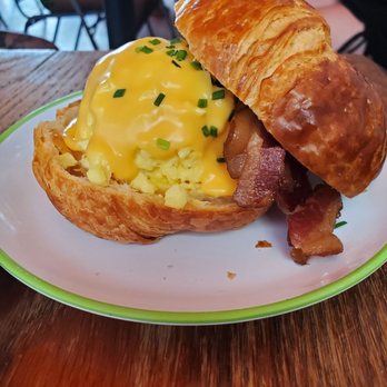 Bacon Bitch - Curvy @ Bacon Bitch - Sandwiches Near Me - Miami Beach, Florida