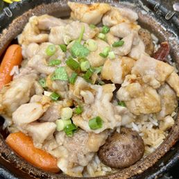 Abalone & Mixed Mushrooms Clay Pot / 鲍鱼杂菌煲
