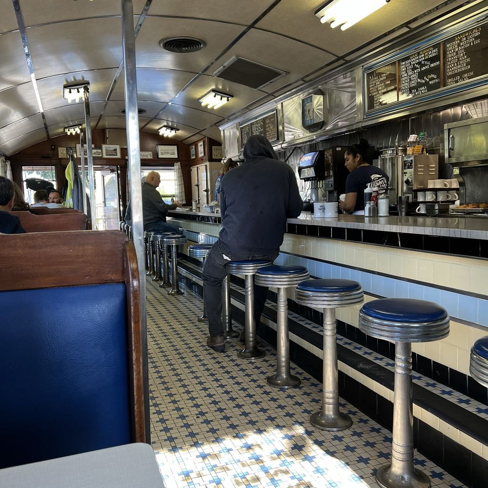 Wilson's Diner - Inside - American Near Me - Waltham, Massachusetts Wilson's Diner - Inside - American Near Me - Waltham, Massachusetts