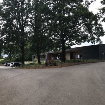 Sokol Blosser Winery - Wineries Near Me - Dayton, Oregon