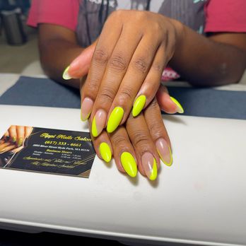 Tippi Nails Salon - Nail Salons Near Me - Hyde Park, Massachusetts