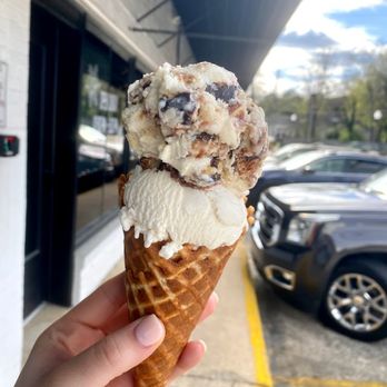 Big Spoon Creamery - Waffle cone with two scoops! Cinnamon TOast Crunch and Samoa (Girl Scout Cookie) - Ice Cream & Frozen Yogurt Near Me - Birmingham, Alabama