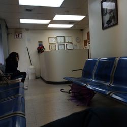 H & M Aesthetic Dental - Waiting area