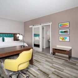Guest room
