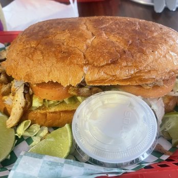 Everybody Loves Raymond - Torta de pollo so delicious - Mexican Near Me - San Antonio, Texas Everybody Loves Raymond - Torta de pollo so delicious - Mexican Near Me - San Antonio, Texas