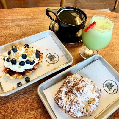 Top Hat Coffee Lounge by null