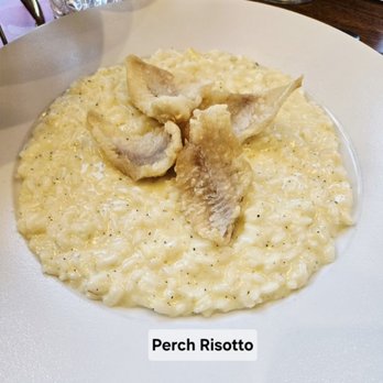 Victoria Grill - Pizza Near Me - Varenna, LC Victoria Grill - Pizza Near Me - Varenna, LC