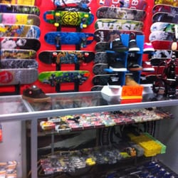 Extreme Skate - Vitrina de llantas, bases.
