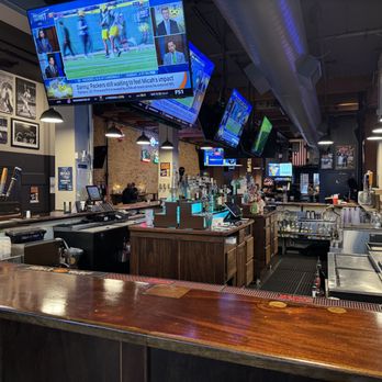 Alary's Bar - Full view of the bar (many tables available too) - Sports Bars Near Me - Saint Paul, Minnesota