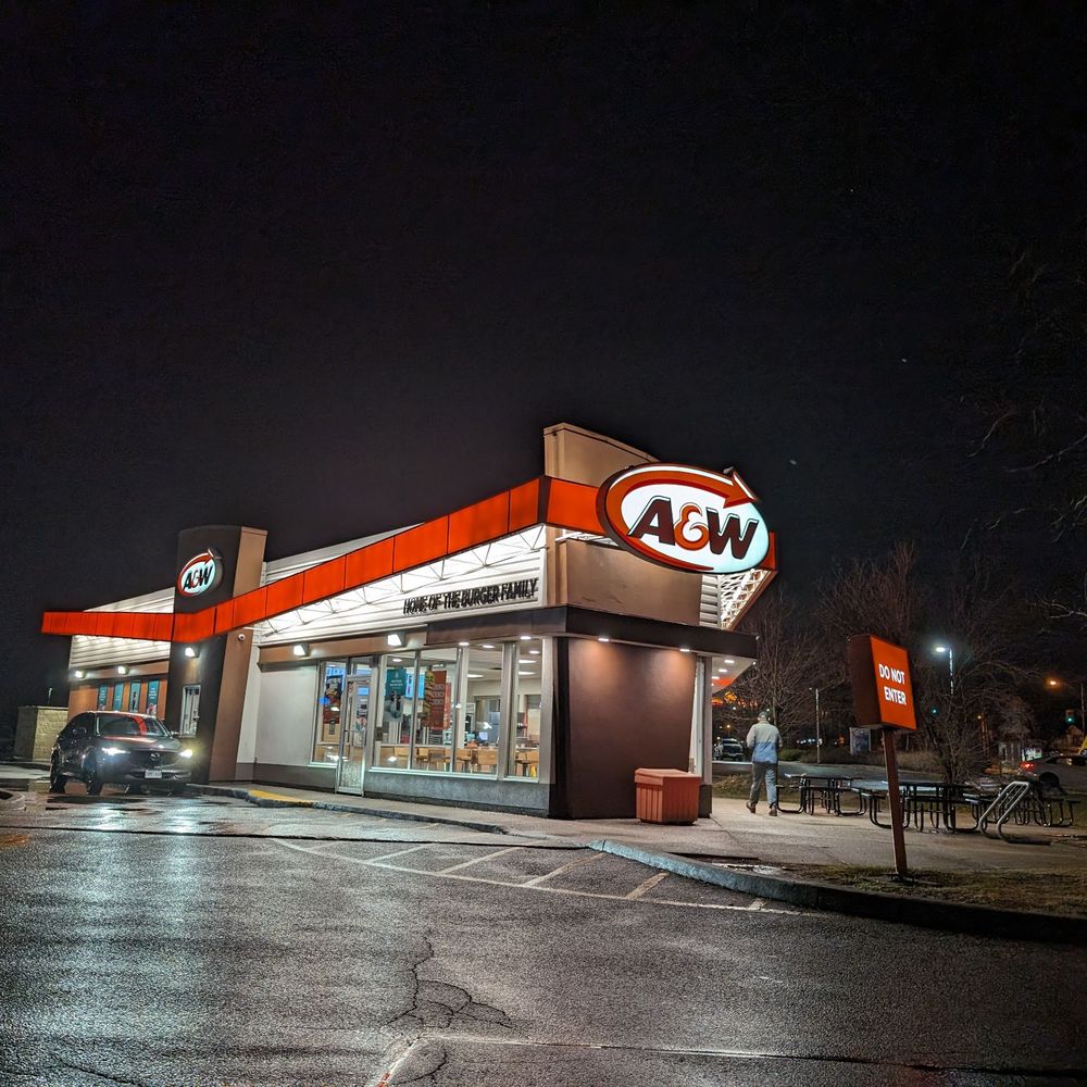 A&W - Restaurant at night with a drive-thru - Fast Food Near Me - Scarborough, Ontario A&W - Restaurant at night with a drive-thru - Fast Food Near Me - Scarborough, Ontario