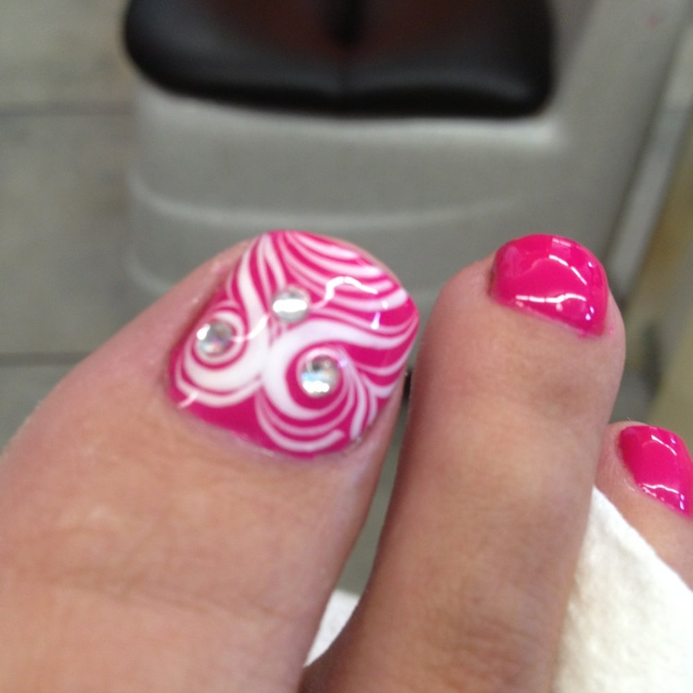 T L Nails - Another beautiful freehand design by Van!! - Nail Salons Near Me - Livermore, California T L Nails - Another beautiful freehand design by Van!! - Nail Salons Near Me - Livermore, California