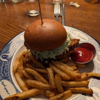 MoCo's Founding Farmers - Crispy chicken sandwich - New American Near Me - Potomac, Maryland MoCo's Founding Farmers - Crispy chicken sandwich - New American Near Me - Potomac, Maryland