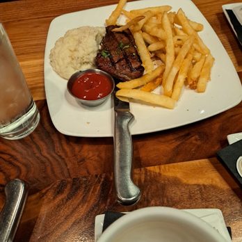 Sedona Taphouse - Flat iron steak. - New American Near Me - Nashville, Tennessee