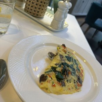 The Palmetto Cafe - Omelette station ! So fun and so good - New American Near Me - Charleston, South Carolina