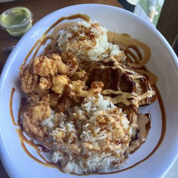 Fiddlers - Fiddler's bowl with double rice, blacked redfish, and fried shrimp - Seafood Near Me - St. Simons, Georgia