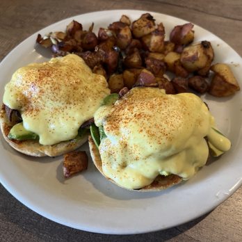 Bill's Cafe - California Benedict - American Near Me - San Jose, California