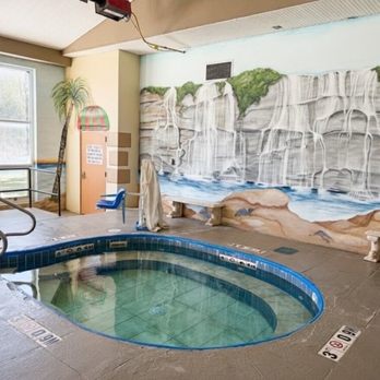 Comfort Inn Sandusky - Hot tub - Hotels Near Me - Sandusky, Ohio Comfort Inn Sandusky - Hot tub - Hotels Near Me - Sandusky, Ohio