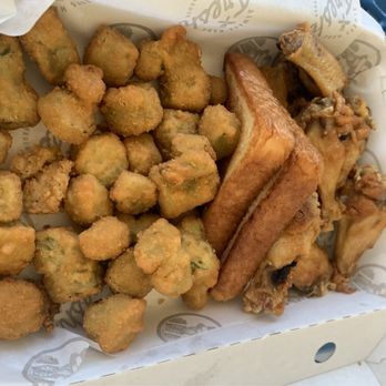 Slim Chickens - 8 Wing Meal with Fried Ocra - Southern Near Me - Jacksonville, North Carolina